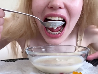 Shye White – Custom Tiny Spy In My Food